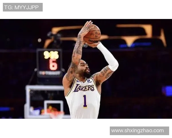 拉塞尔:从球场新星到全球足坛传奇的崛起与挑战 拉塞尔:从球场新星到全球足坛传奇的崛起与挑战