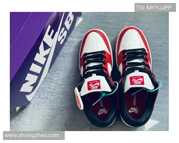 球星们的鞋柜揭秘 哪些足球鞋成为他们场上必备利器 球星们的鞋柜揭秘 哪些足球鞋成为他们场上必备利器